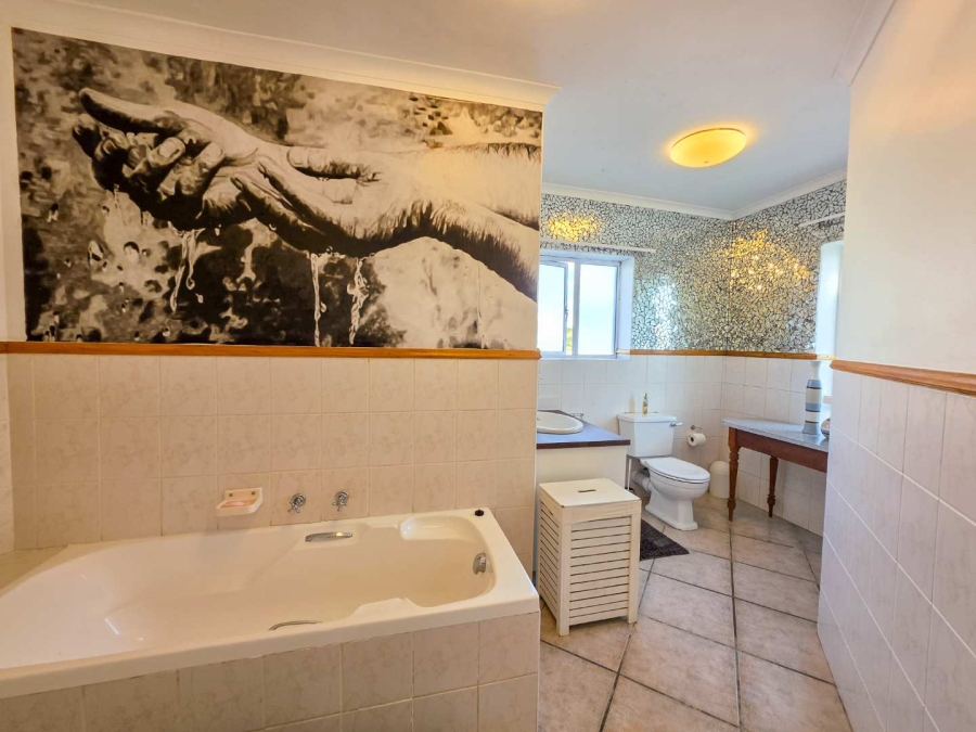 4 Bedroom Property for Sale in Stilbaai Wes Western Cape